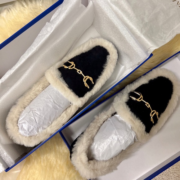 Stuart Weitzman - Picture 2 of 10